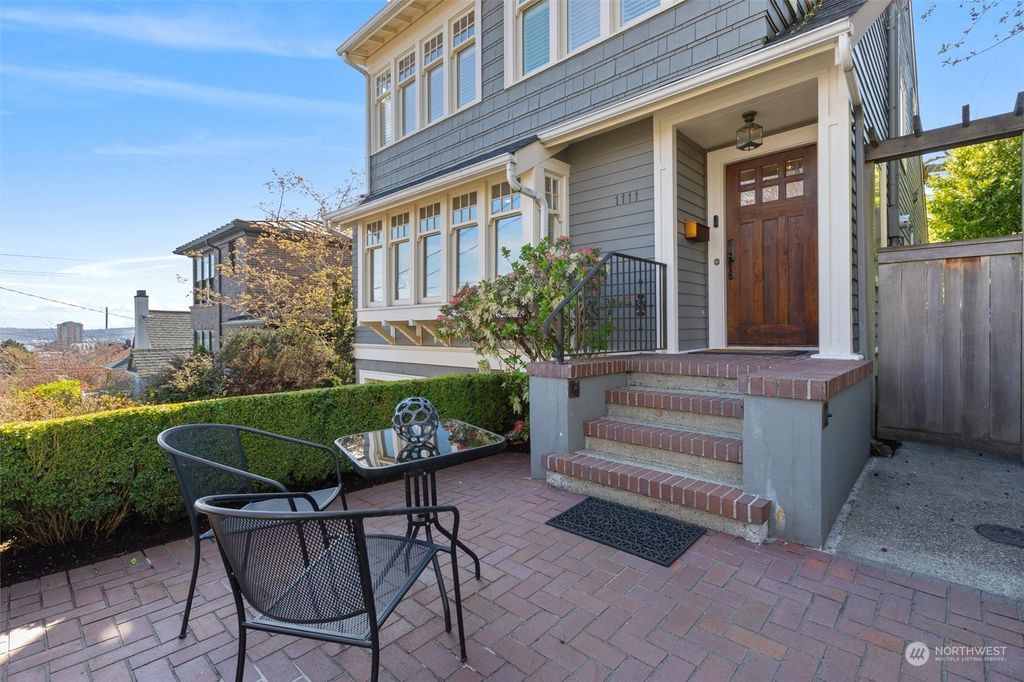 Photo of 1111 Nob Hill Avenue N, Seattle, WA 98109 (MLS # 2218616)