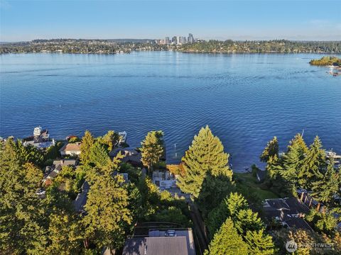 Photo of 7220 North Mercer Way Way, Mercer Island, WA 98040 (MLS # 2449220)