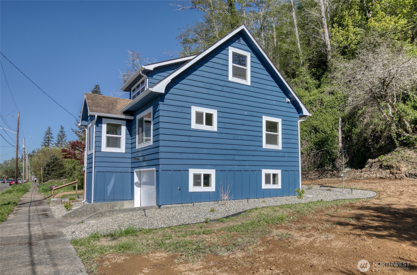 2711 Queets Avenue