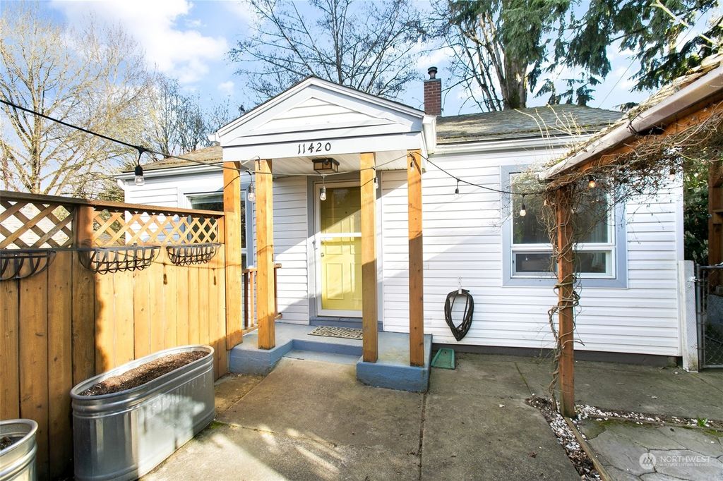 Photo of 11420 Roseberg Avenue S, Burien, WA 98168 (MLS # 2214491)