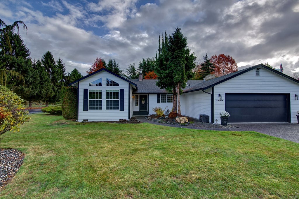 Photo of 7523 71st Ave NE AVE, Marysville, WA 98270 (MLS # 2599264)