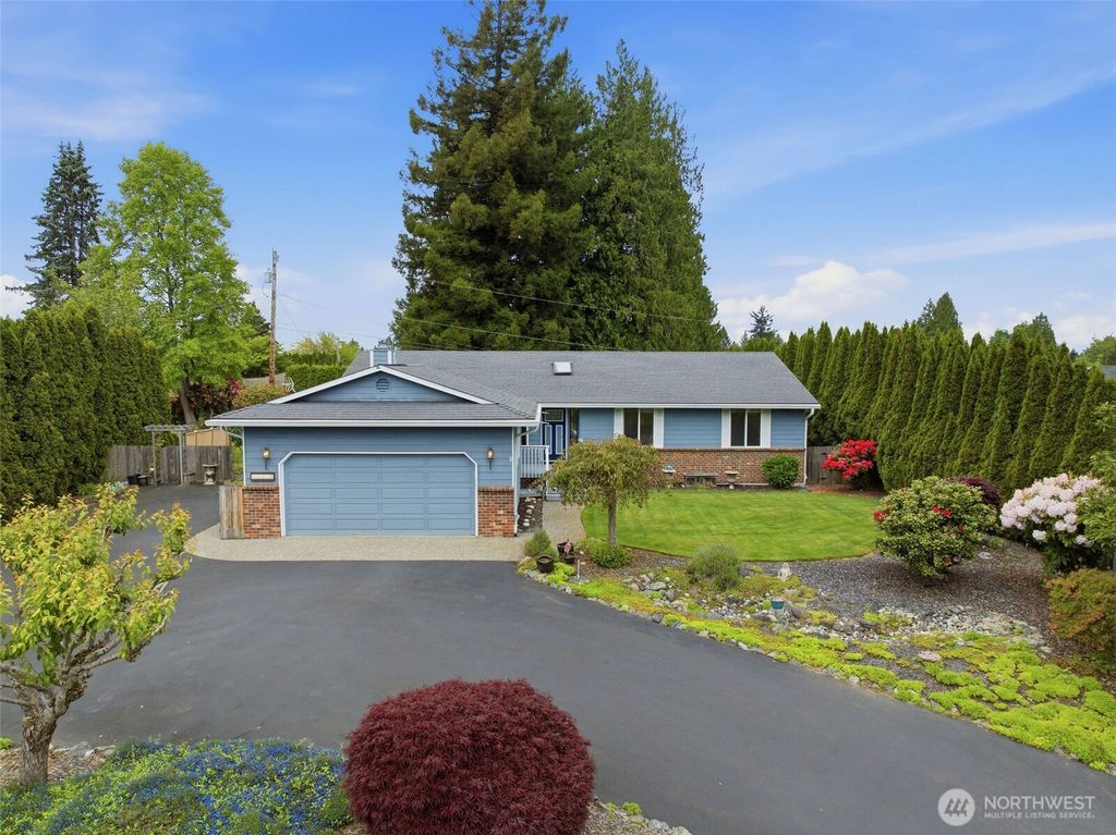 Photo of 11715 7th Place SE, Lake Stevens, WA 98258 (MLS # 2526443)