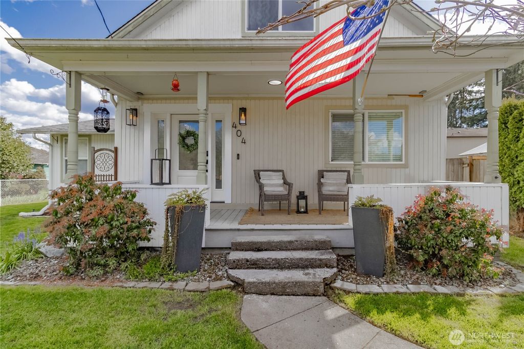 Photo of 404 Factory Street SE, Orting, WA 98360 (MLS # 2504676)