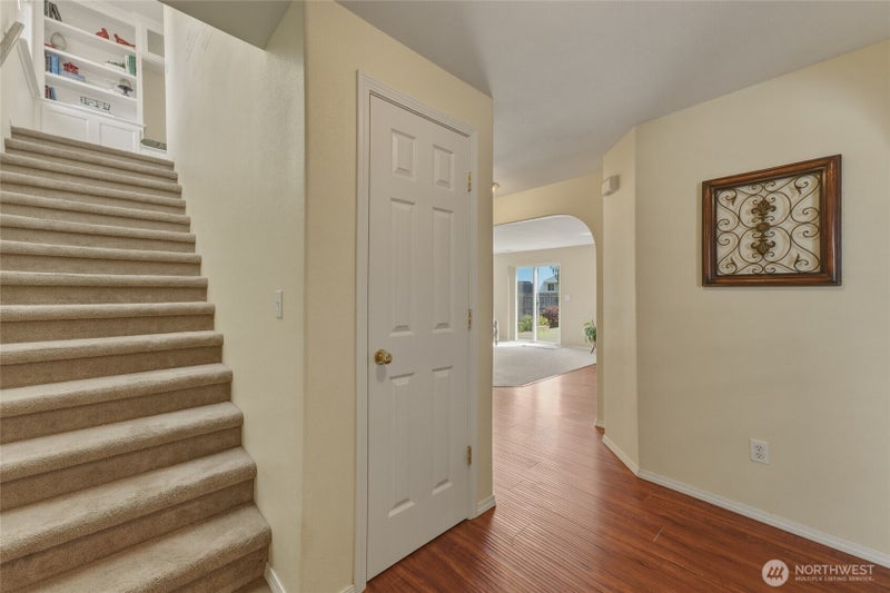 62 NW Earl Lane