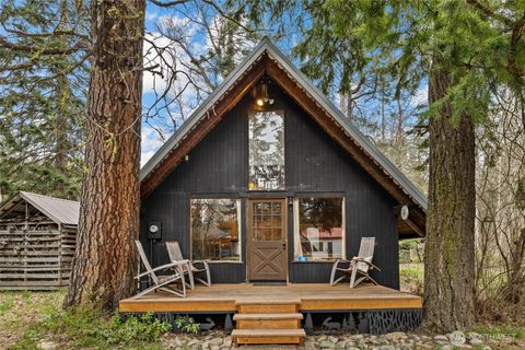 Photo of 220 Prairie Lane, Cle Elum, WA 98922 (MLS # 2503788)