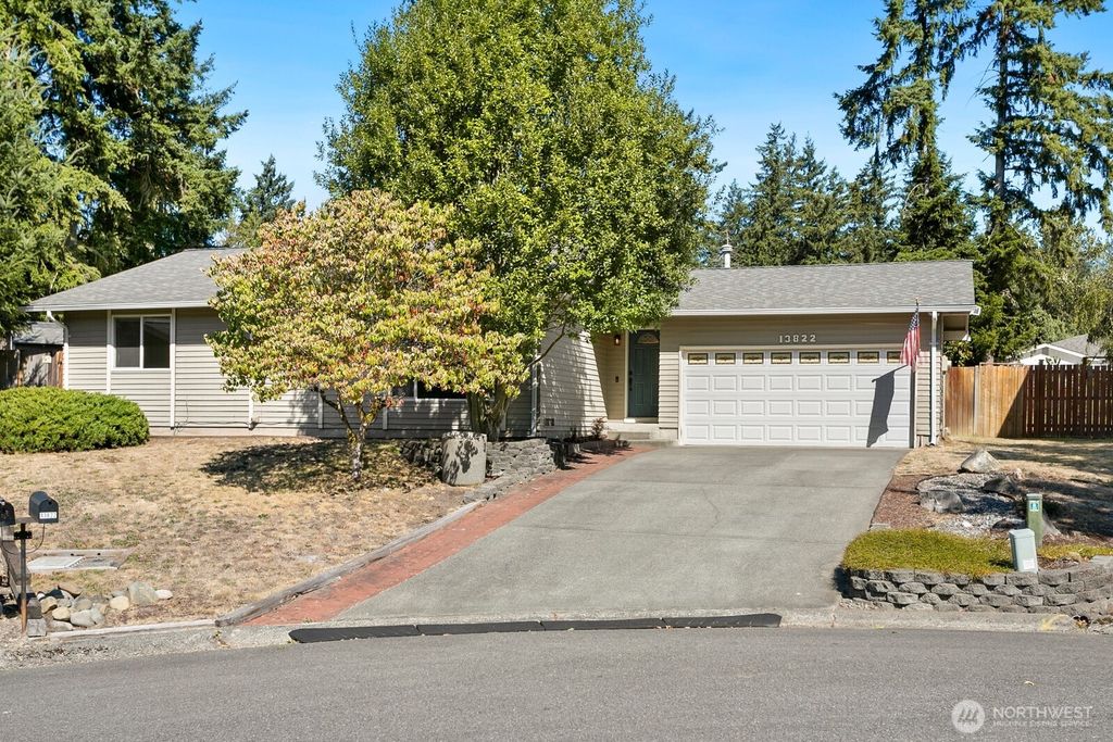 Photo of 13822 SE 163rd Street, Renton, WA 98058 (MLS # 2435056)