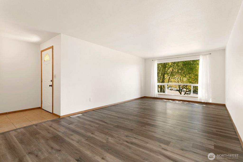 Photo of 13822 SE 163rd Street, Renton, WA 98058 (MLS # 2435056)