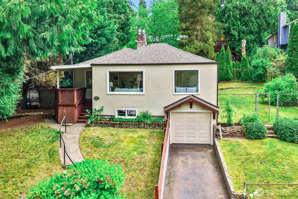 Photo of 8800 Ravenna Avenue NE, Seattle, WA 98115 (MLS # 2583595)