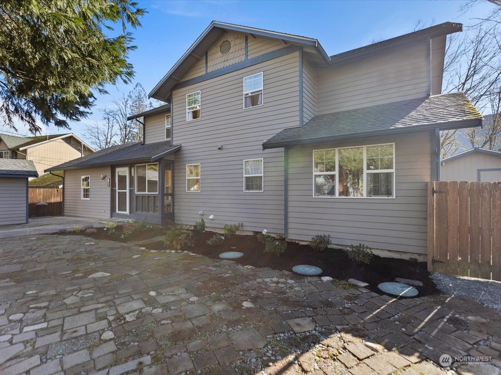 Photo of 15920 Goldbar Dr Dr, Gold Bar, WA 98251 (MLS # 2197984)