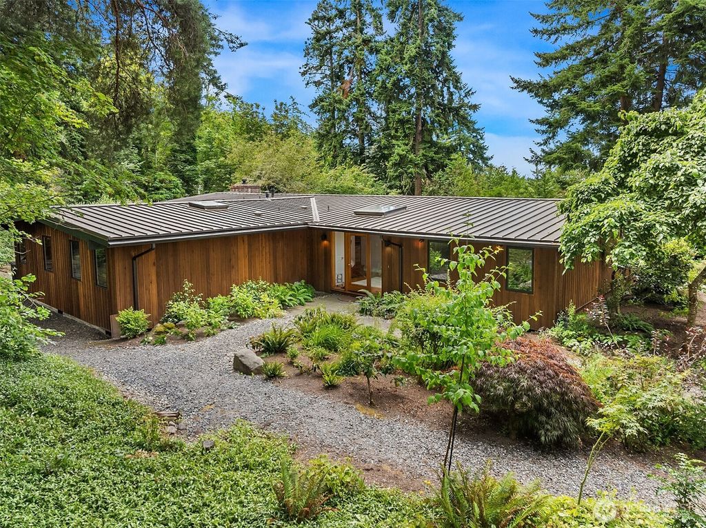 Photo of 13633 SE 1st Street, Bellevue, WA 98005 (MLS # 2409796)