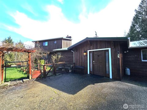 105 Strawberry Hill Road Elma WA 98541