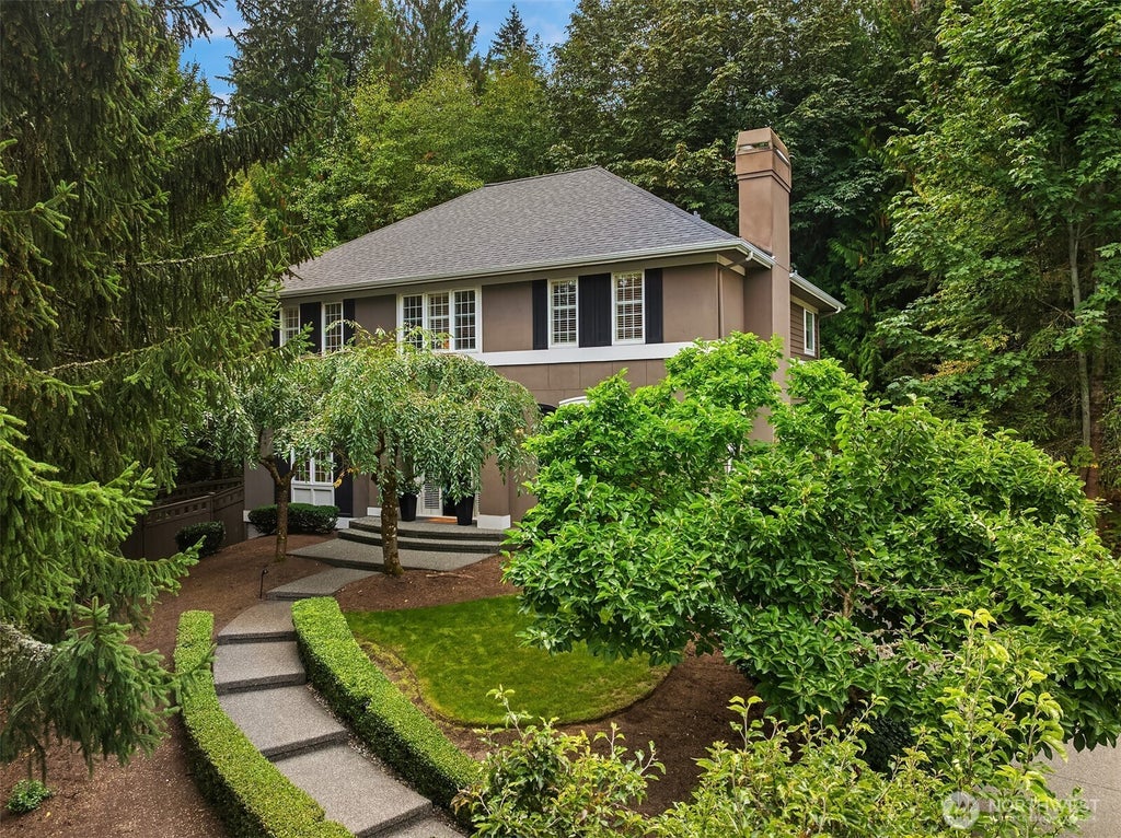 Photo of 4963 162nd Place SE, Bellevue, WA 98006 (MLS # 2584728)