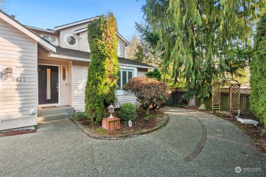Photo of 5421 111th Place SW, Mukilteo, WA 98275 (MLS # 2324551)