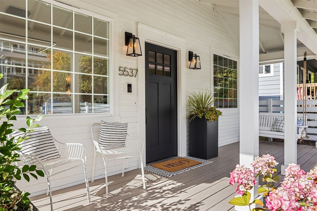 Photo of 5537 29th Avenue NE, Seattle, WA 98105 (MLS # 2445490)