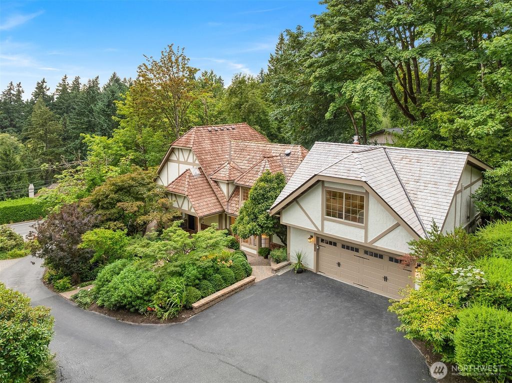 Photo of 5222 W Mercer Way, Mercer Island, WA 98040 (MLS # 2423418)