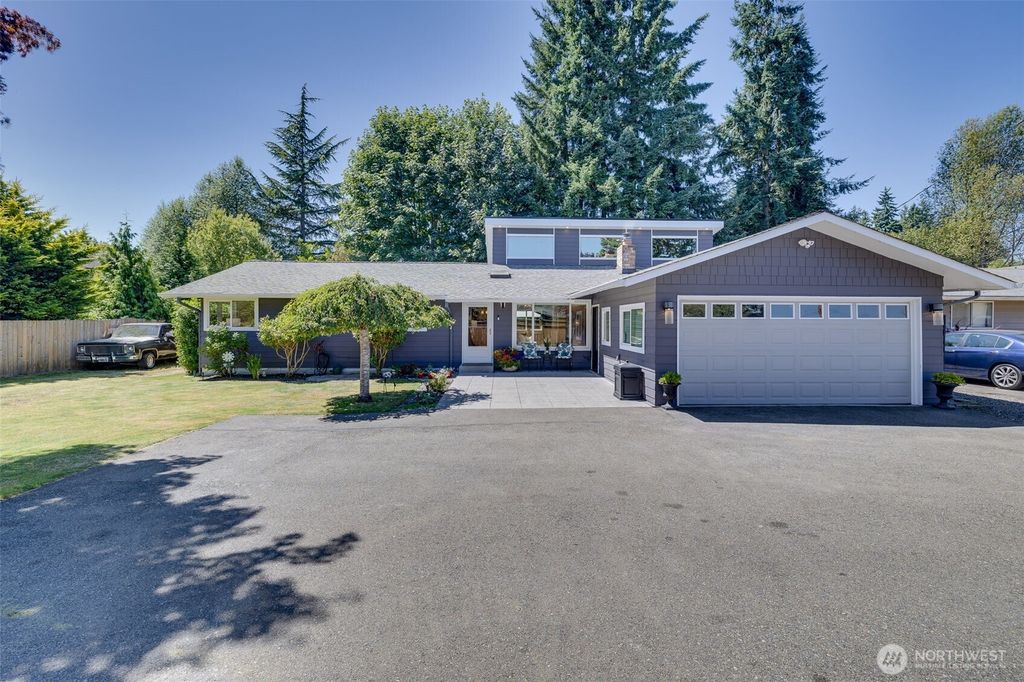 Photo of 20932 3rd Avenue W, Lynnwood, WA 98036 (MLS # 2413991)