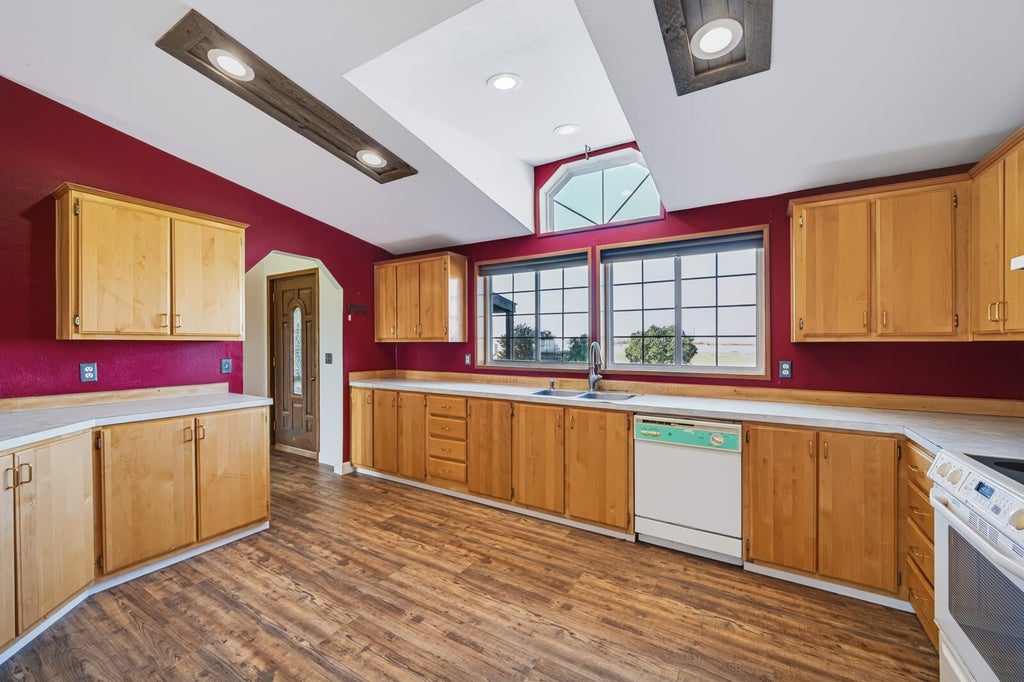 Photo of 17747 Road 3 SE, Moses Lake, WA 98837 (MLS # 2595678)