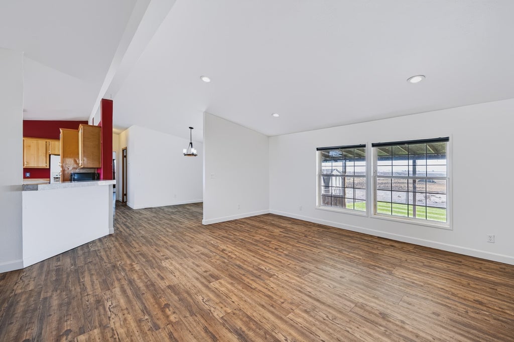 Photo of 17747 Road 3 SE, Moses Lake, WA 98837 (MLS # 2595678)