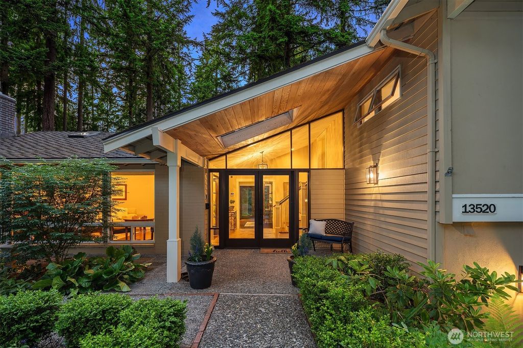 Photo of 13520 NE 50th Street, Bellevue, WA 98005 (MLS # 2380002)