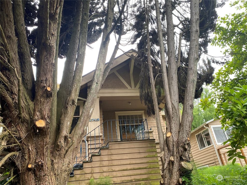 Photo of 1743 26th Avenue E, Seattle, WA 98112 (MLS # 2125398)