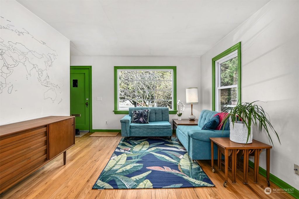 Photo of 215 S Orcas Street, Seattle, WA 98108 (MLS # 2043591)