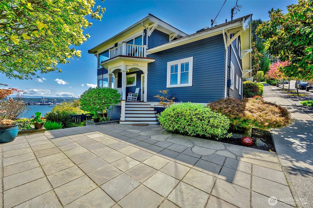 Photo of 1712 Arch Avenue SW, Seattle, WA 98116 (MLS # 2514523)