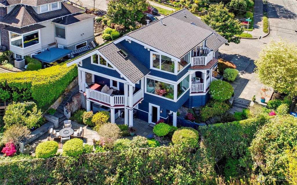 Photo of 1712 Arch Avenue SW, Seattle, WA 98116 (MLS # 2514523)