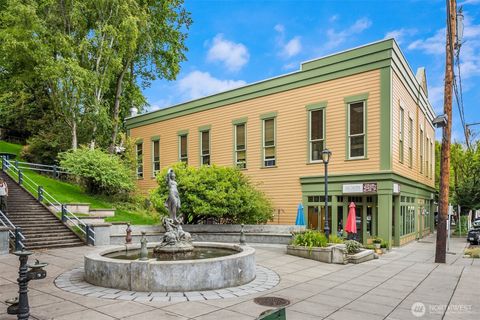 Photo of 842 Washington Street #204, Port Townsend, WA 98368 (MLS # 2397554)