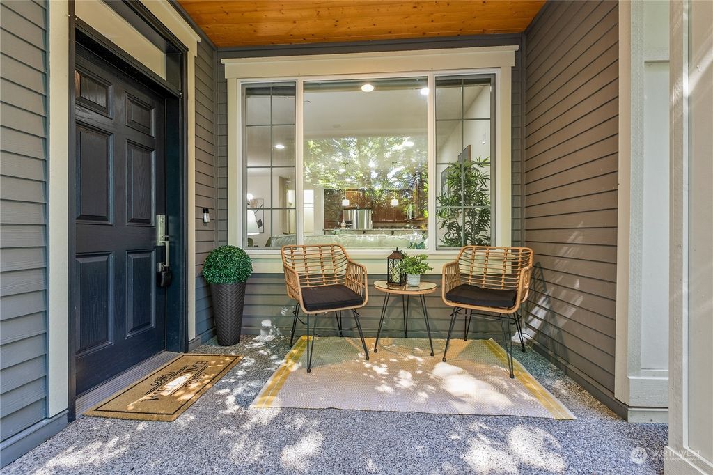Photo of 15795 NE 114th Way, Redmond, WA 98052 (MLS # 2254534)