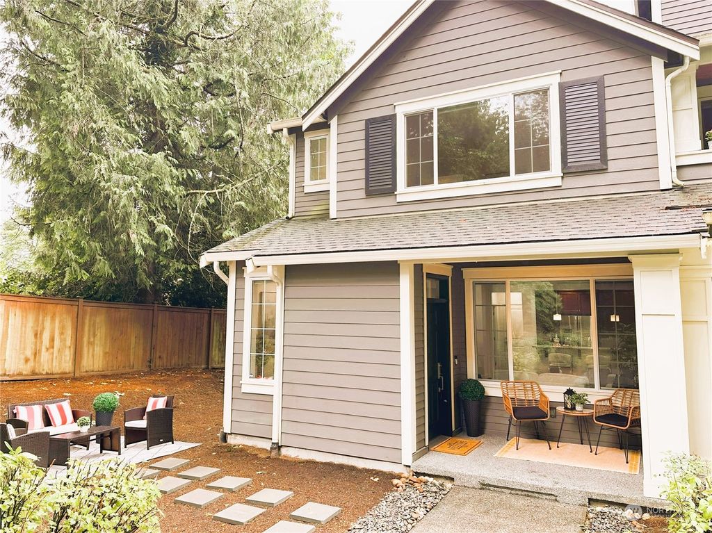 Photo of 15795 NE 114th Way, Redmond, WA 98052 (MLS # 2254534)