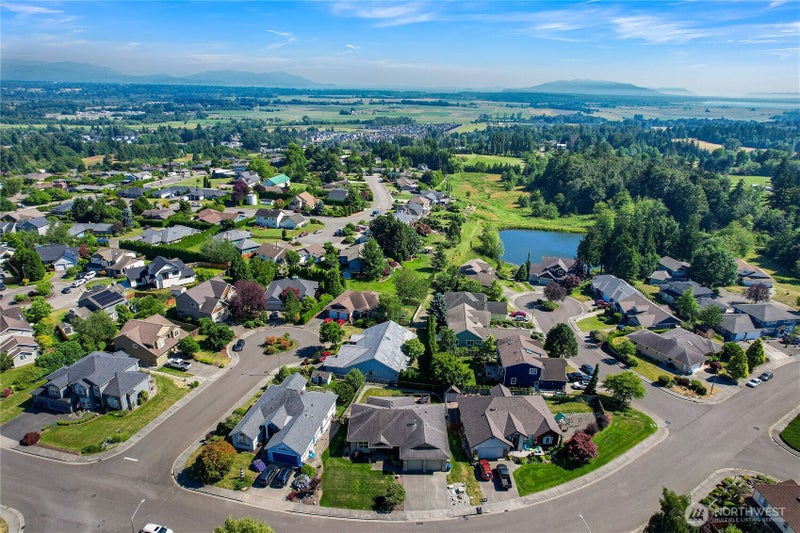 2561 Lakeridge Drive