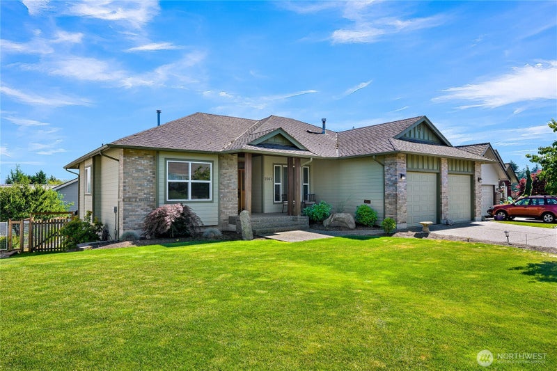 2561 Lakeridge Drive