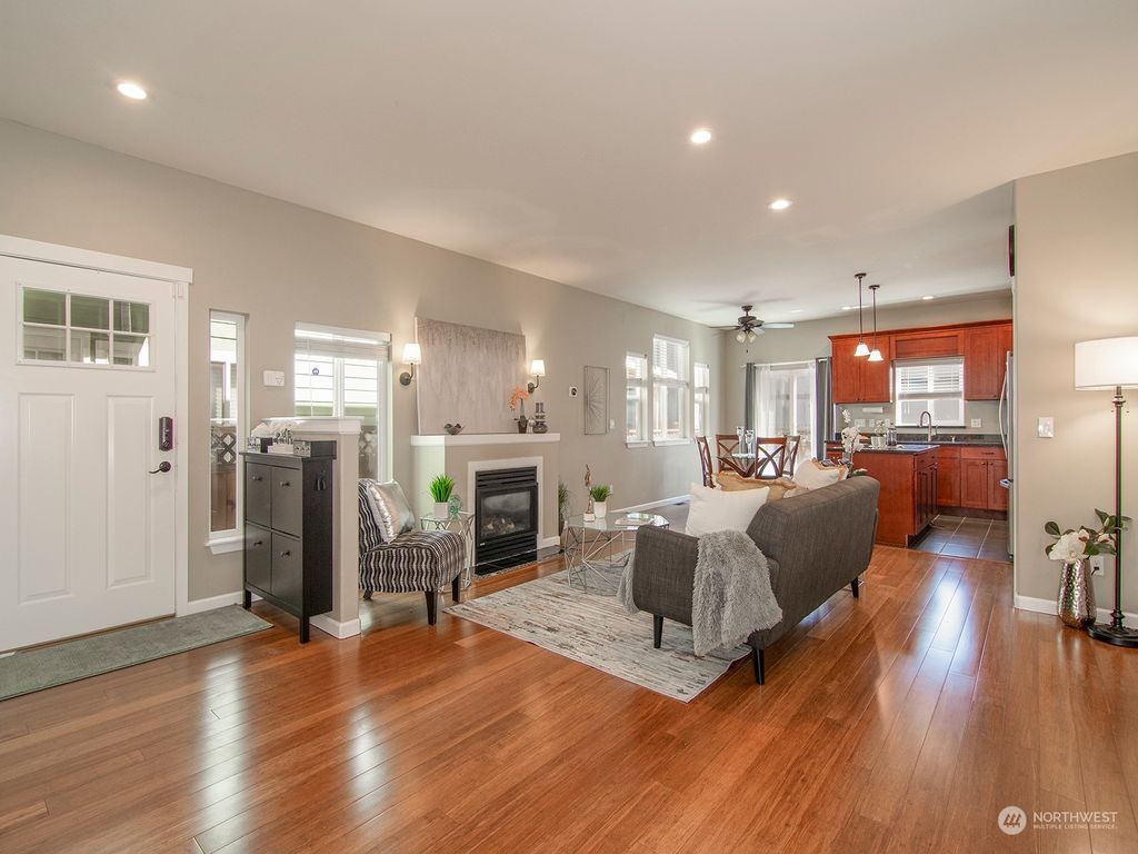 Photo of 10250 17th Avenue SW, Seattle, WA 98146 (MLS # 2237471)