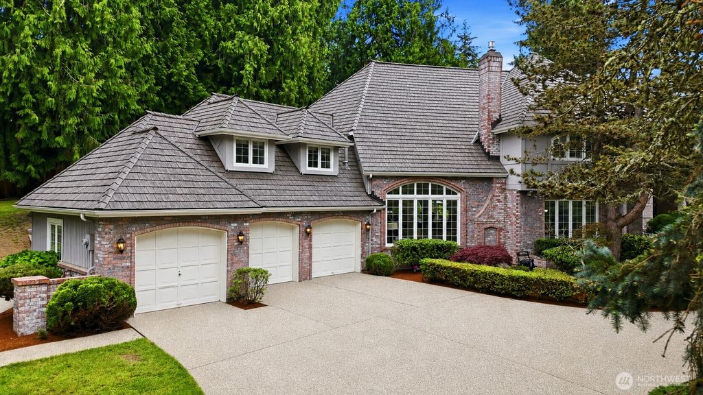 Photo of 7214 204th Dr DR NE, Redmond, WA 98053 (MLS # 2522740)