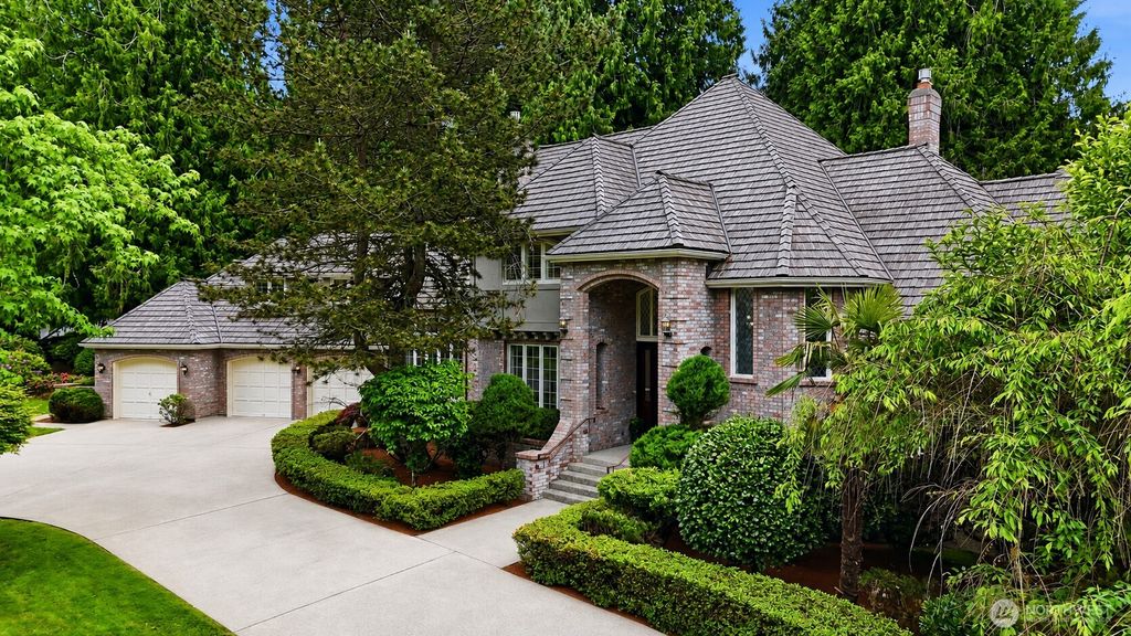 Photo of 7214 204th Dr DR NE, Redmond, WA 98053 (MLS # 2522740)