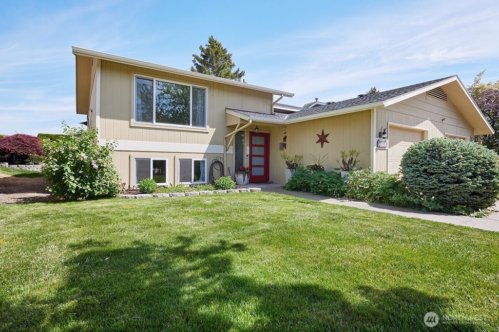 Photo of 1190 Lancer DR, Walla Walla, WA 99362 (MLS # 2518935)