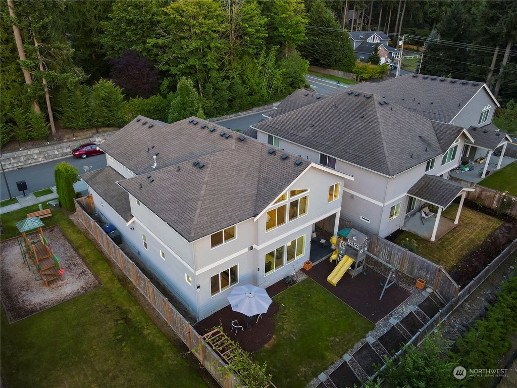 Photo of 1973 213th Court SE, Sammamish, WA 98075 (MLS # 2143099)