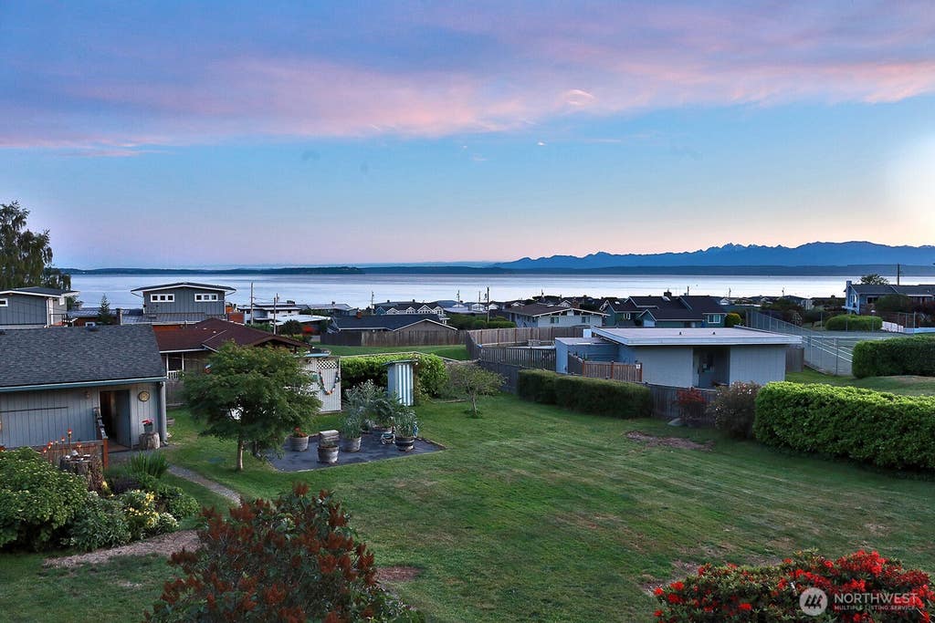 Photo of 5536 Mutiny Sands Road, Freeland, WA 98249 (MLS # 2532919)