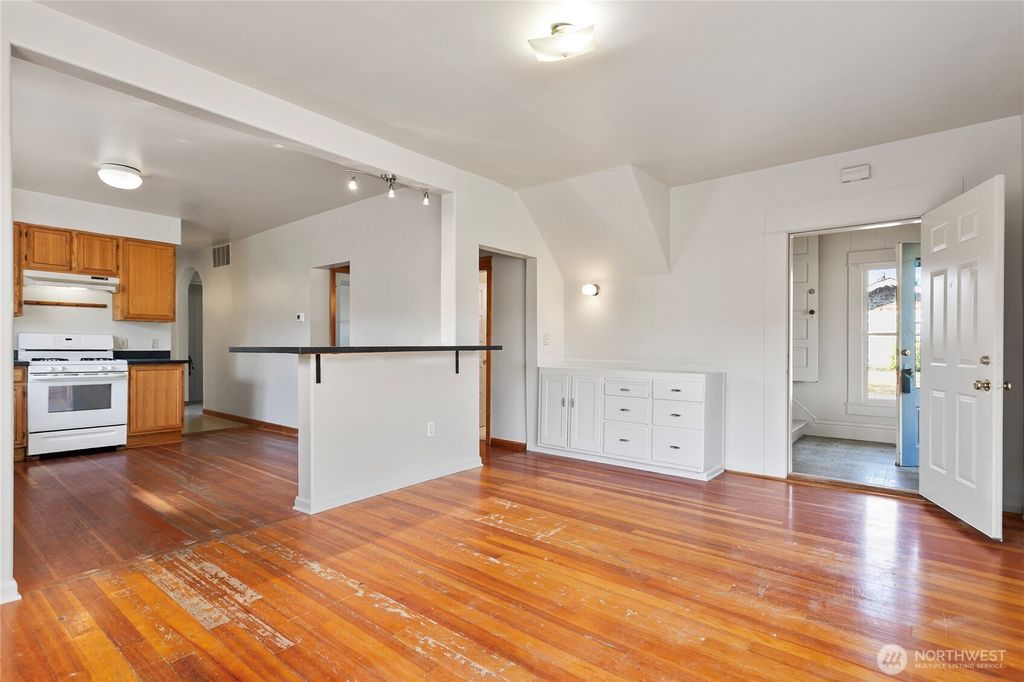 Photo of 2639 Yew Street, Bellingham, WA 98226 (MLS # 2451577)