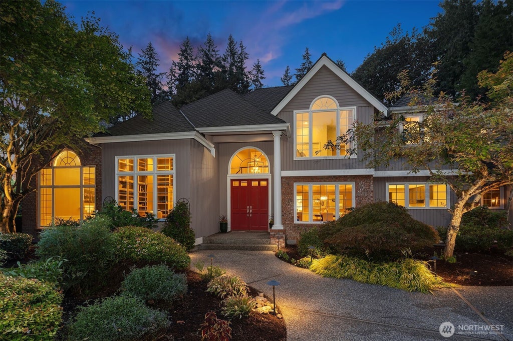 Photo of 13543 160th Avenue NE, Redmond, WA 98052 (MLS # 2573545)
