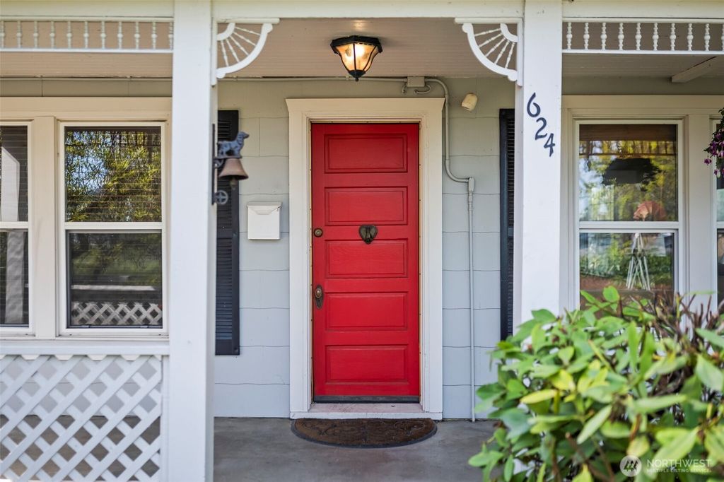 Photo of 624 W Willis Street, Kent, WA 98032 (MLS # 2510178)
