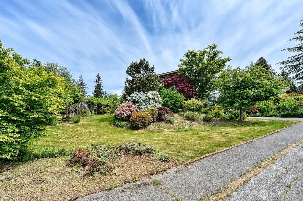 Photo of 1008 W Toledo Street, Bellingham, WA 98229 (MLS # 2522918)