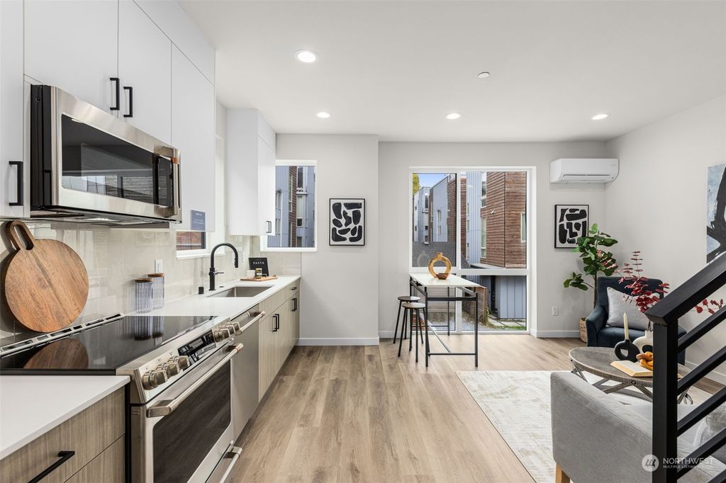 Photo of 1118 A 13th Avenue, Seattle, WA 98122 (MLS # 2191664)