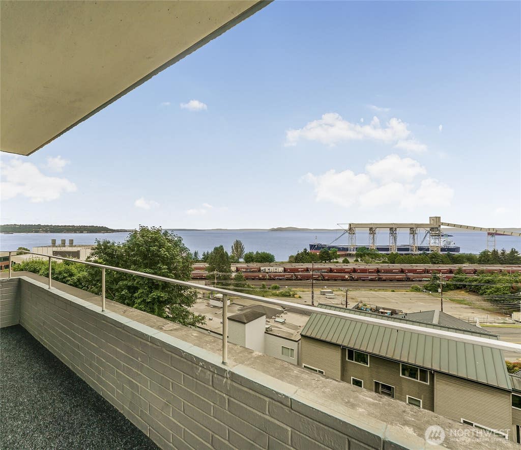Photo of 521 5th Avenue W #306, Seattle, WA 98119 (MLS # 2534502)