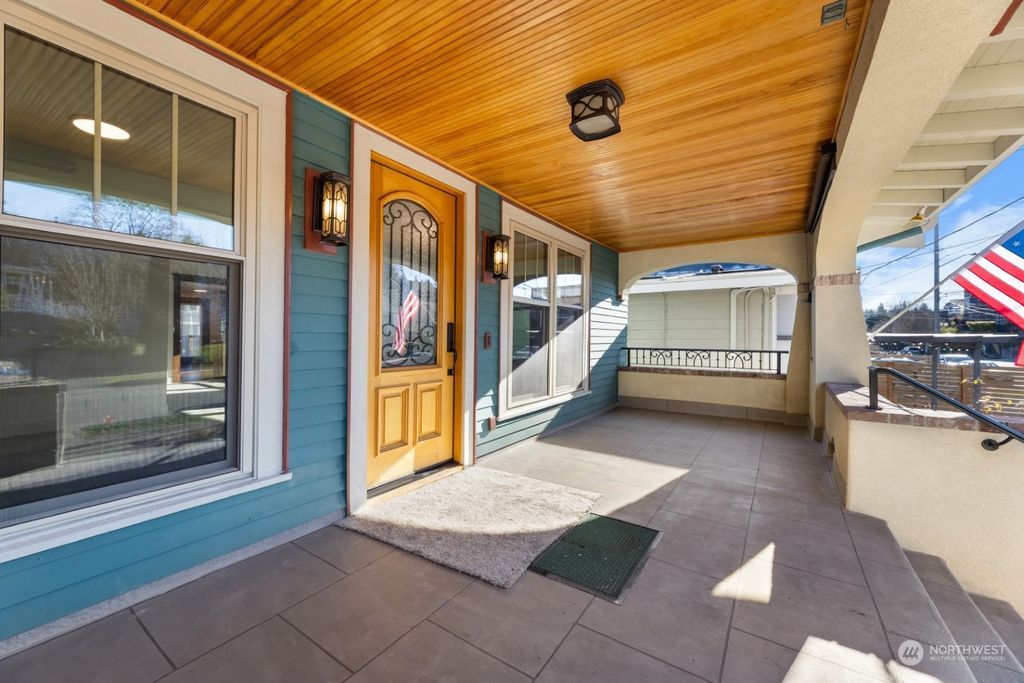 Photo of 416 30th Avenue E, Seattle, WA 98112 (MLS # 2325829)