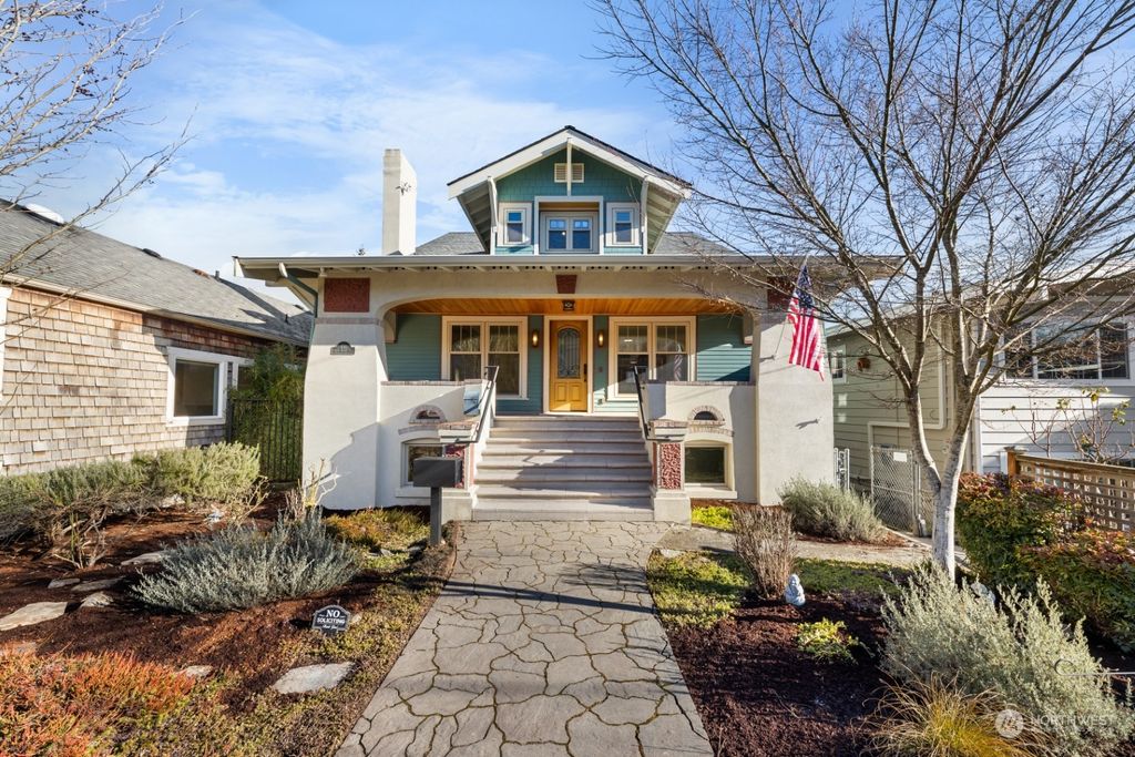 Photo of 416 30th Avenue E, Seattle, WA 98112 (MLS # 2325829)