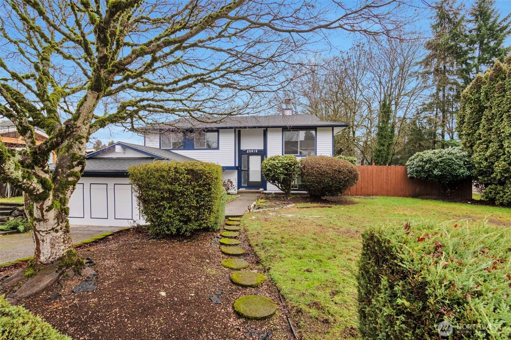 Photo of 25810 129th Place SE, Kent, WA 98030 (MLS # 2465905)