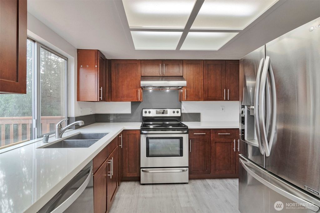 Photo of 25810 129th Place SE, Kent, WA 98030 (MLS # 2465905)