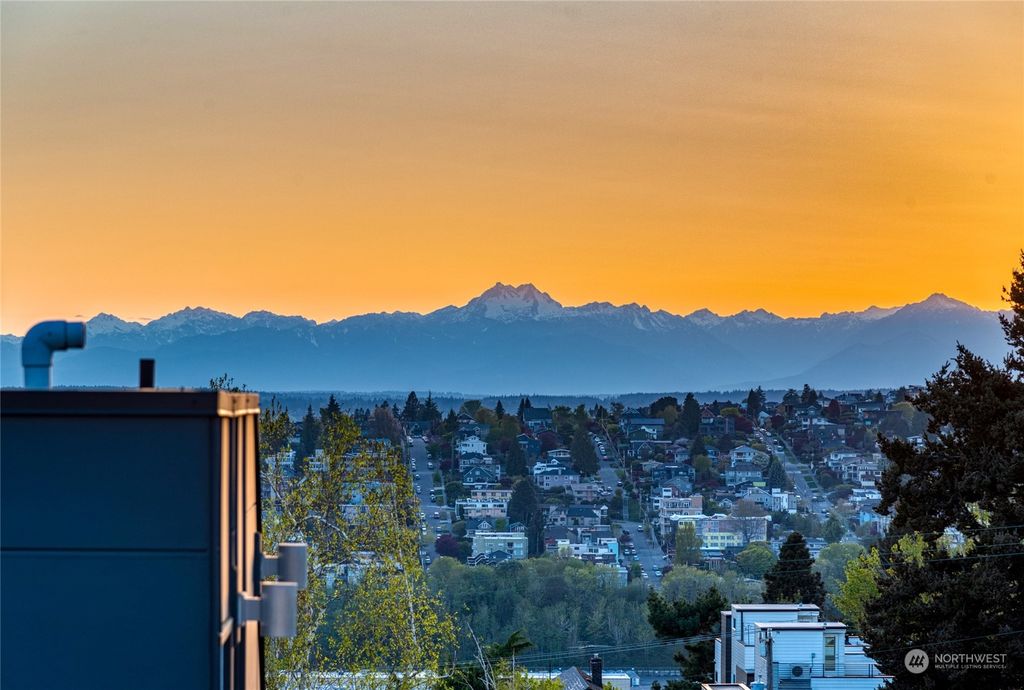 Photo of 1927 8th Avenue W #C, Seattle, WA 98119 (MLS # 2204394)