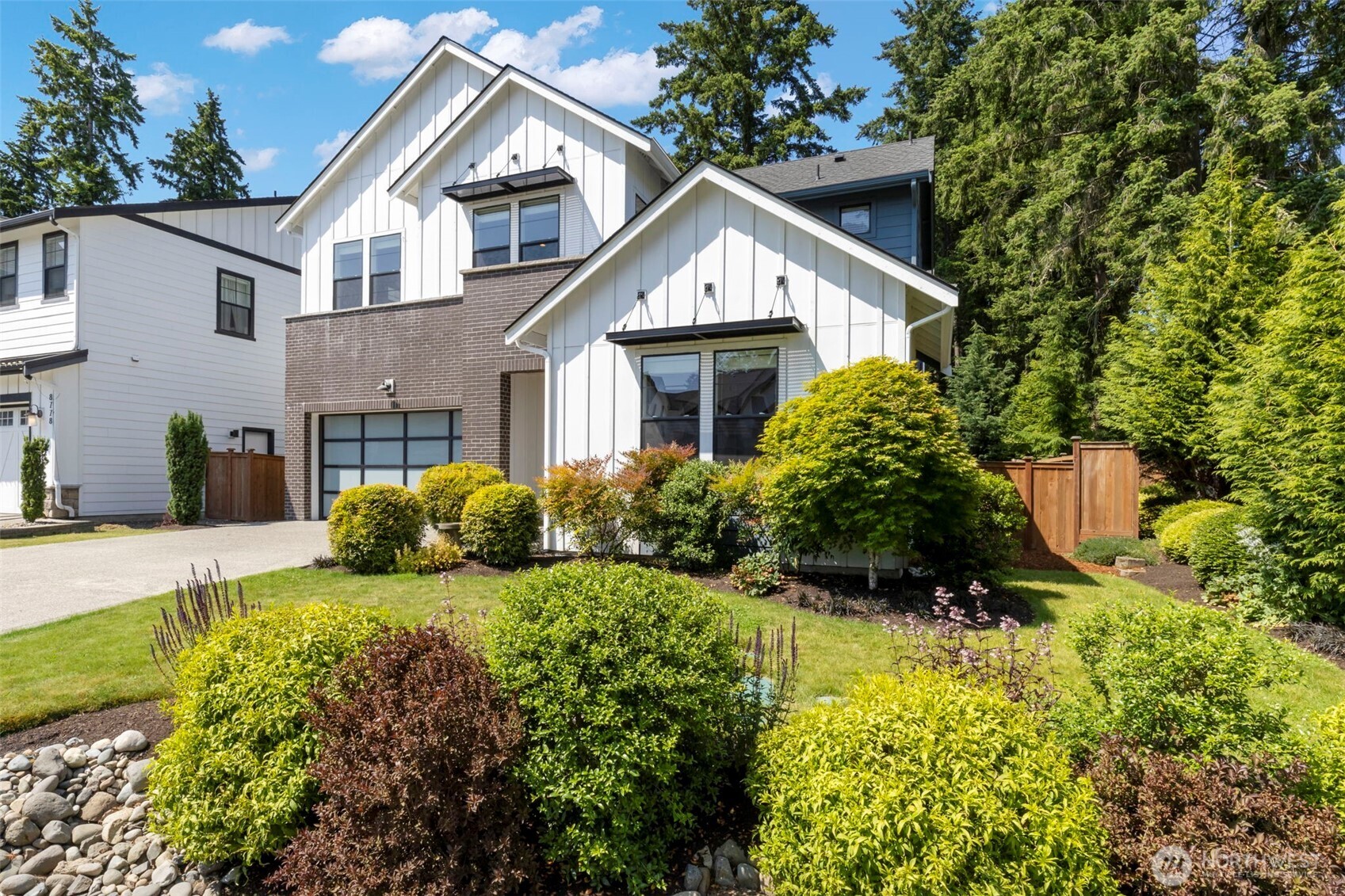 8784 NE Winslow Grove Ct